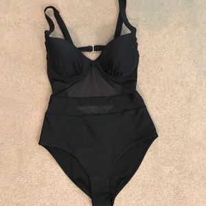 One piece bathing suit/Size Large